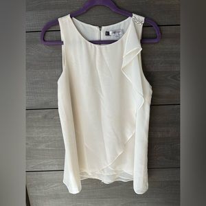 Jennifer Lopez Cream Sleeveless Blouse Top - Size Medium